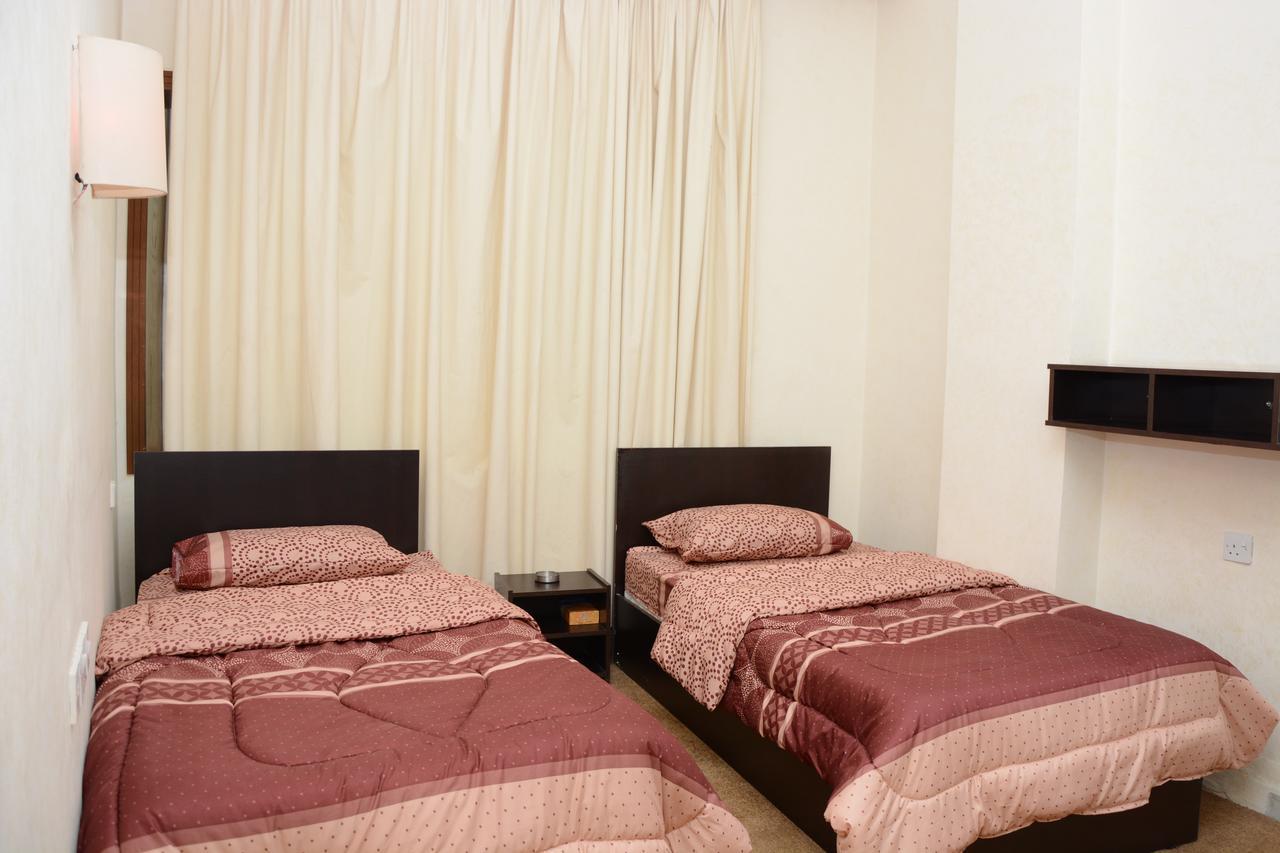 Teeba Palace Hotel Suites Amman Exterior foto