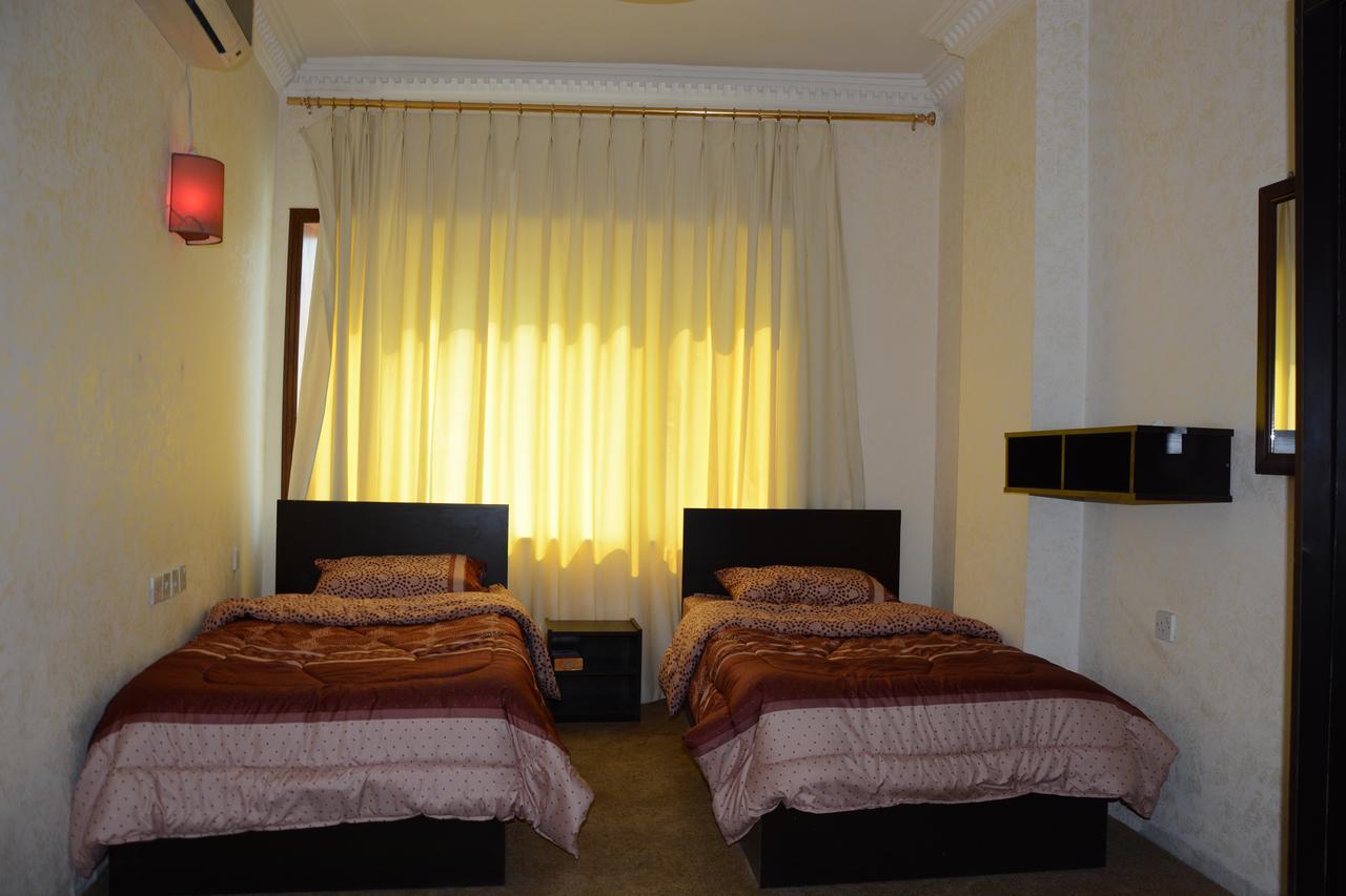 Teeba Palace Hotel Suites Amman Exterior foto