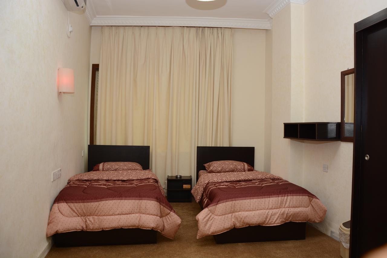 Teeba Palace Hotel Suites Amman Exterior foto
