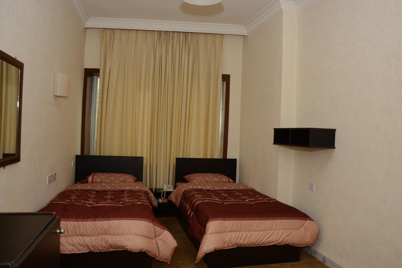 Teeba Palace Hotel Suites Amman Exterior foto