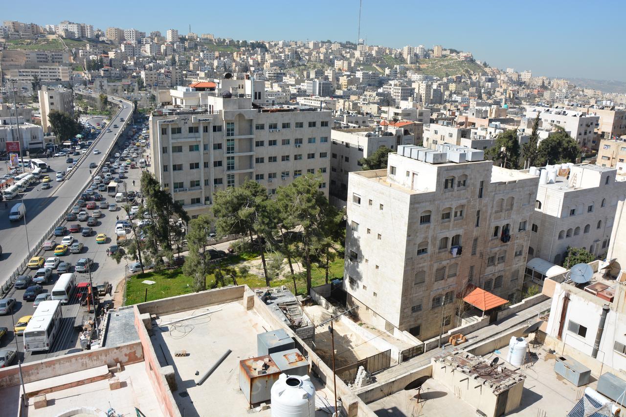 Teeba Palace Hotel Suites Amman Exterior foto