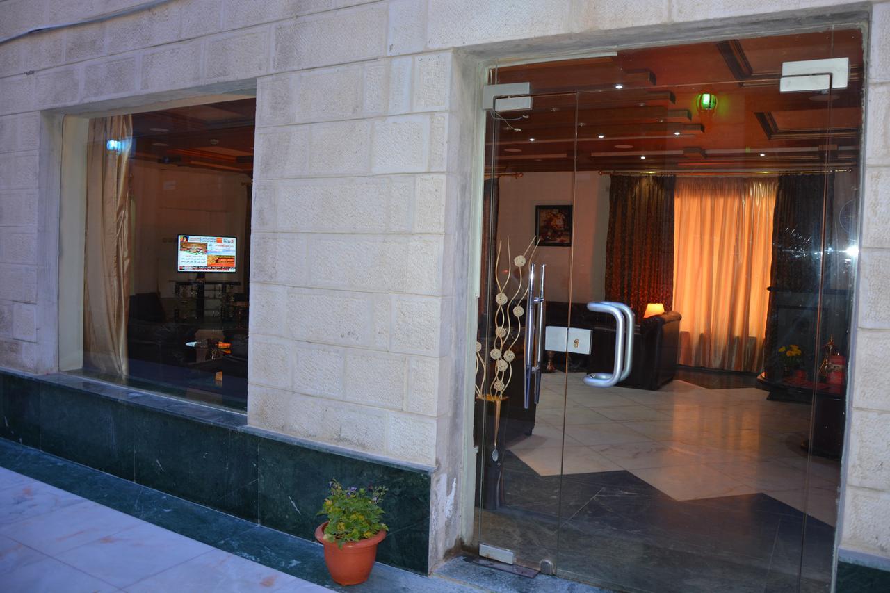 Teeba Palace Hotel Suites Amman Exterior foto
