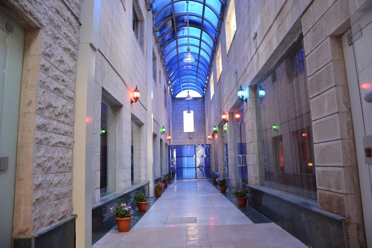 Teeba Palace Hotel Suites Amman Exterior foto